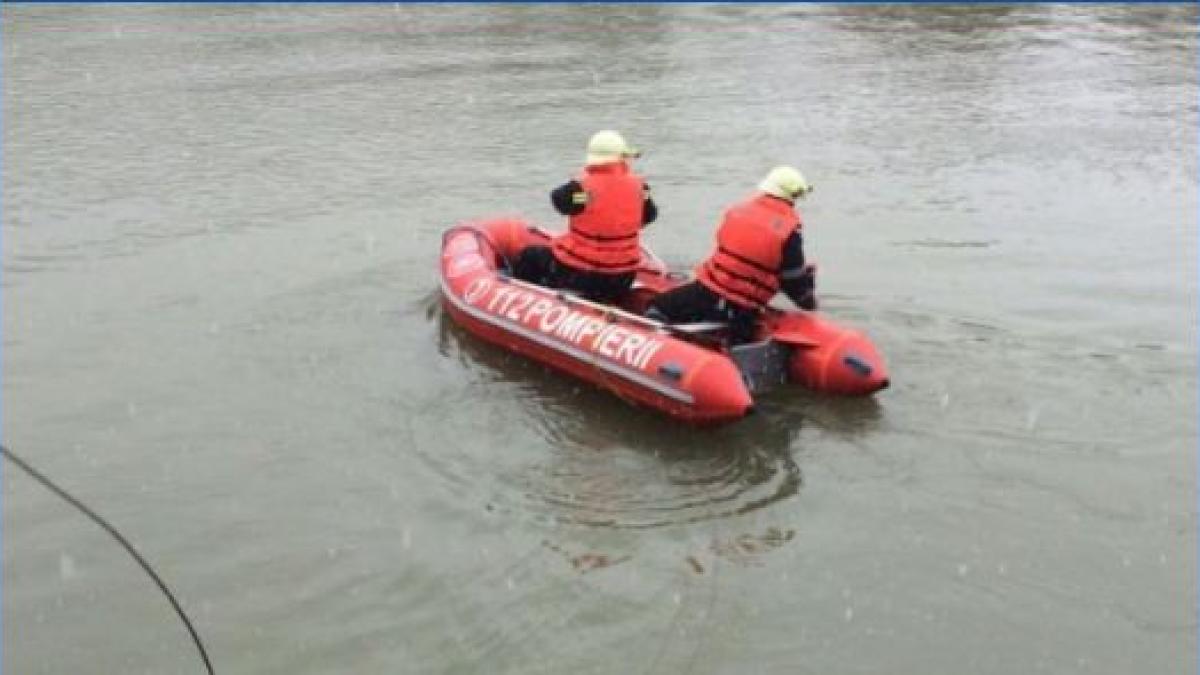 ambarcatiune_scufundata_dunare