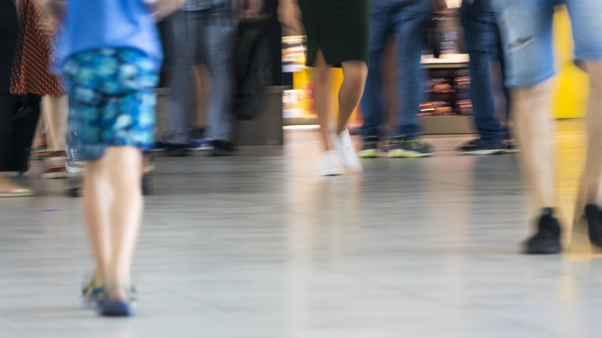 marea-britanie--romanca--luata-de-pe-aeroport-si-fortata-sa-se-prostitueze--a-fost-pacalita-ca-va-munci-intr-o-fabrica