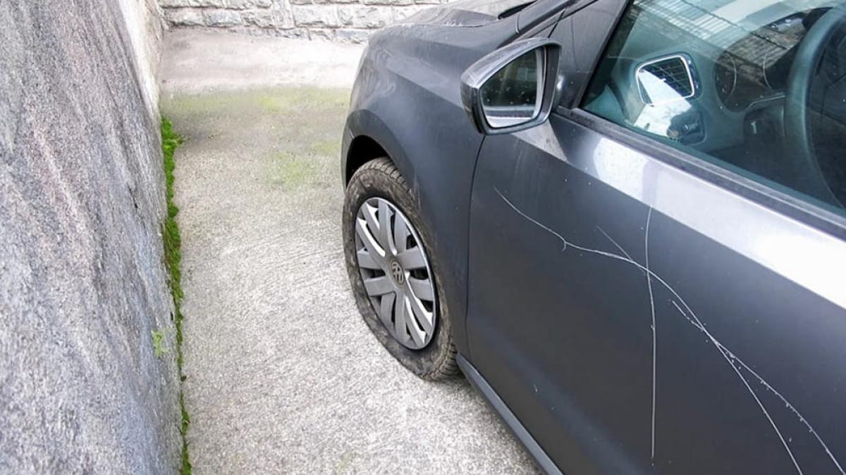 masina-roman-vandalizata-agrigentonotizie-it