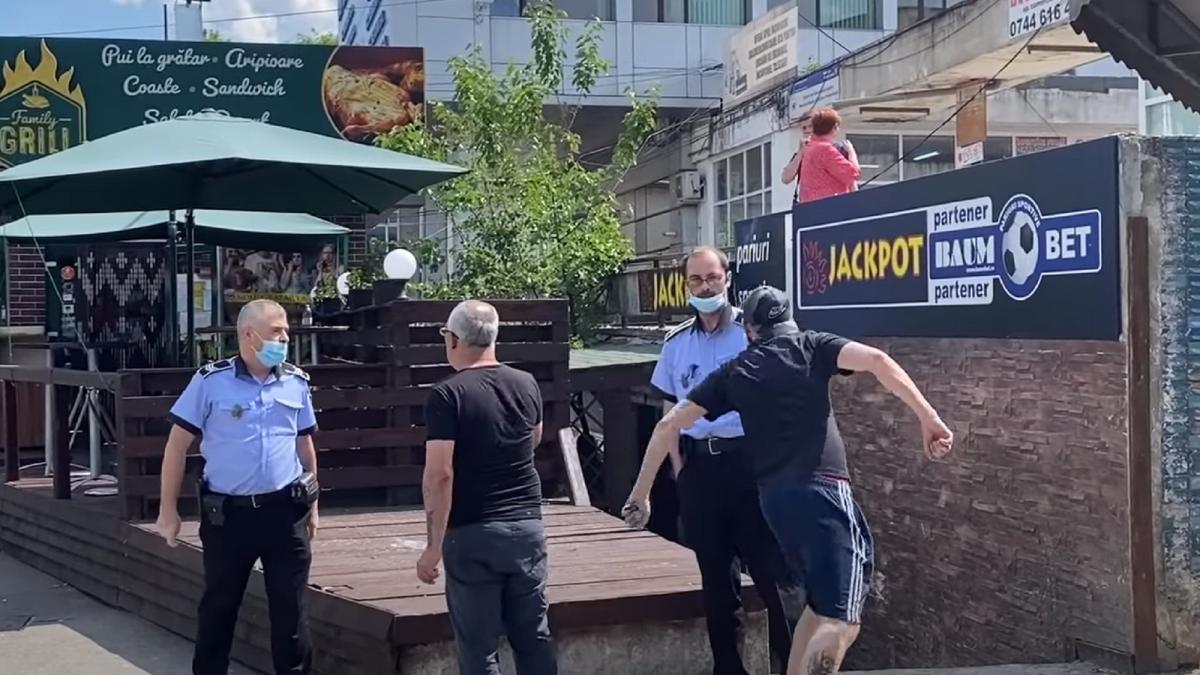 un-roman-intors-din-belgia-i-a-umilit-pe-doi-politisti-romani--in-plina-strada--prc-e2prc-80prc-9epac--pac-si-am-plecatprc-e2prc-80prc-9d---video