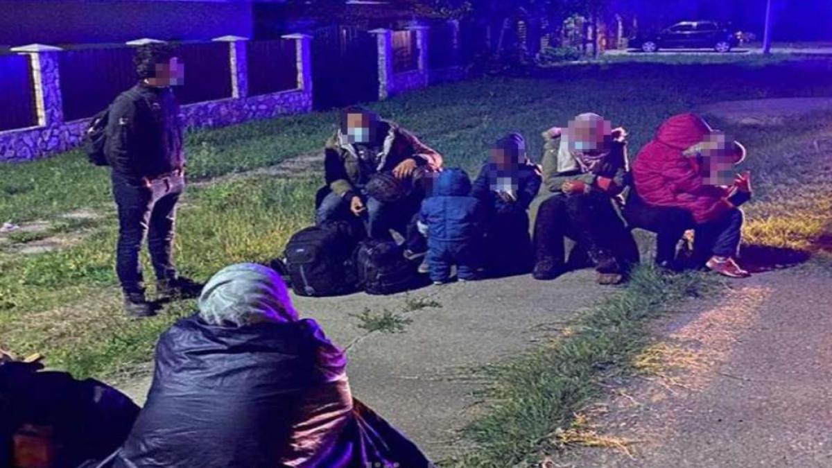 sase-adulti-si-cinci-copii-au-incercat-sa-treaca--ilegal--dunarea--cu-o-ambarcatiune-gonflabila