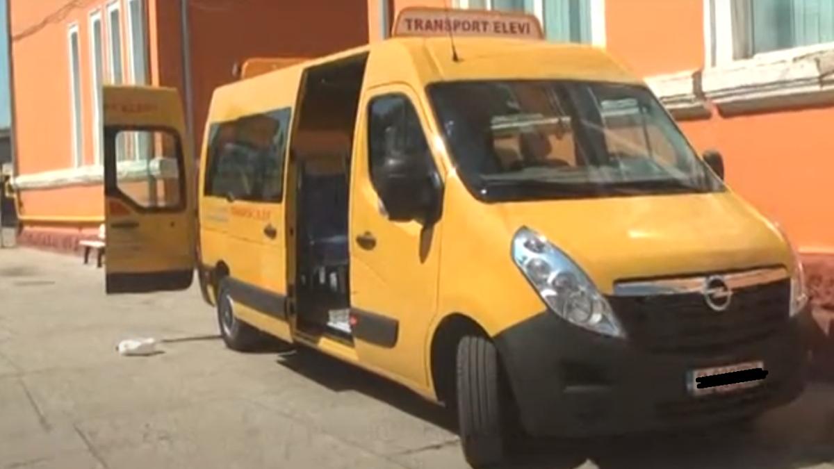 microbuz-scolar-elevi-accident