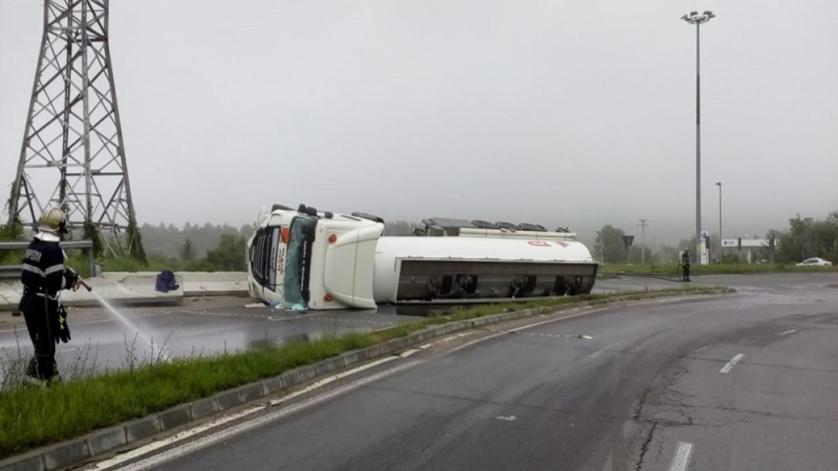 cisterna_rasturnata_autostrada