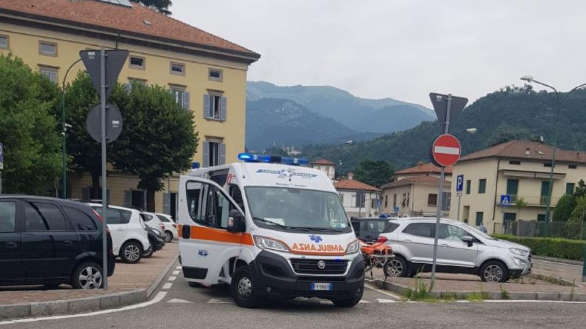 italia--un-hot-a-suferit-un-atac-de-cordprc-c2prc-a0chiar-in-timpul-unui-jaf--victima-i-a-salvat-insa-viata