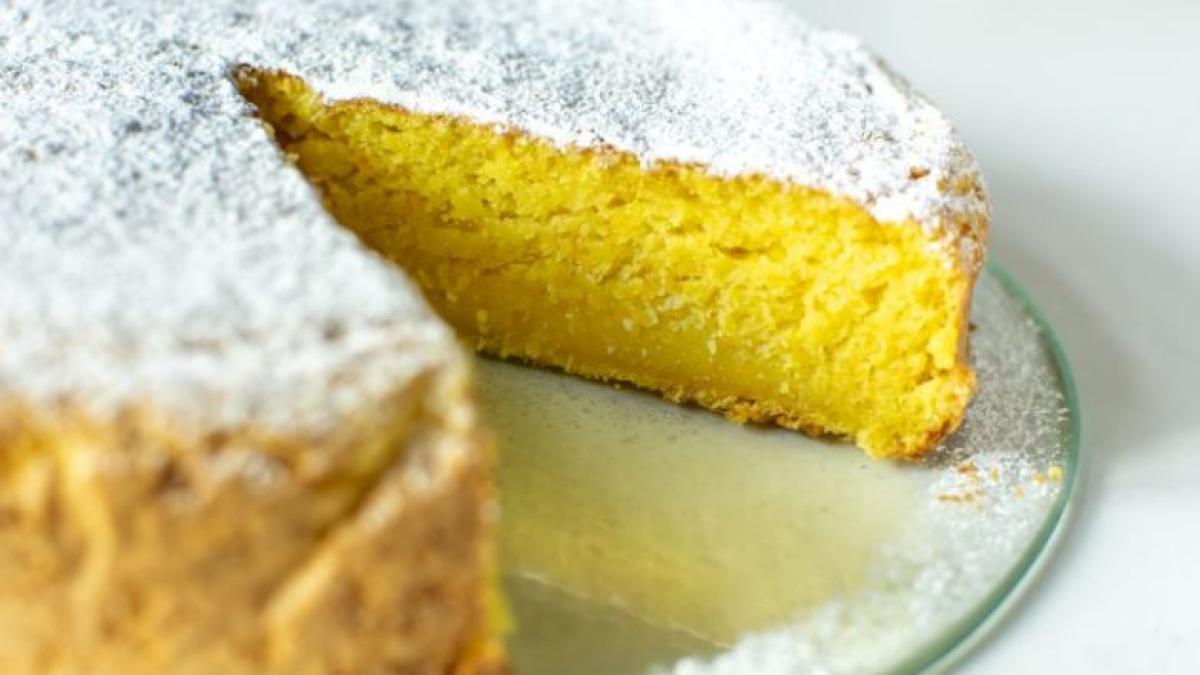 tort-cu-lamaie-fara-faina-si-fara-unt--foarte-moale-si-cu-o-aroma-mediteraneana--o-portie-are-doar-150-de-calorii