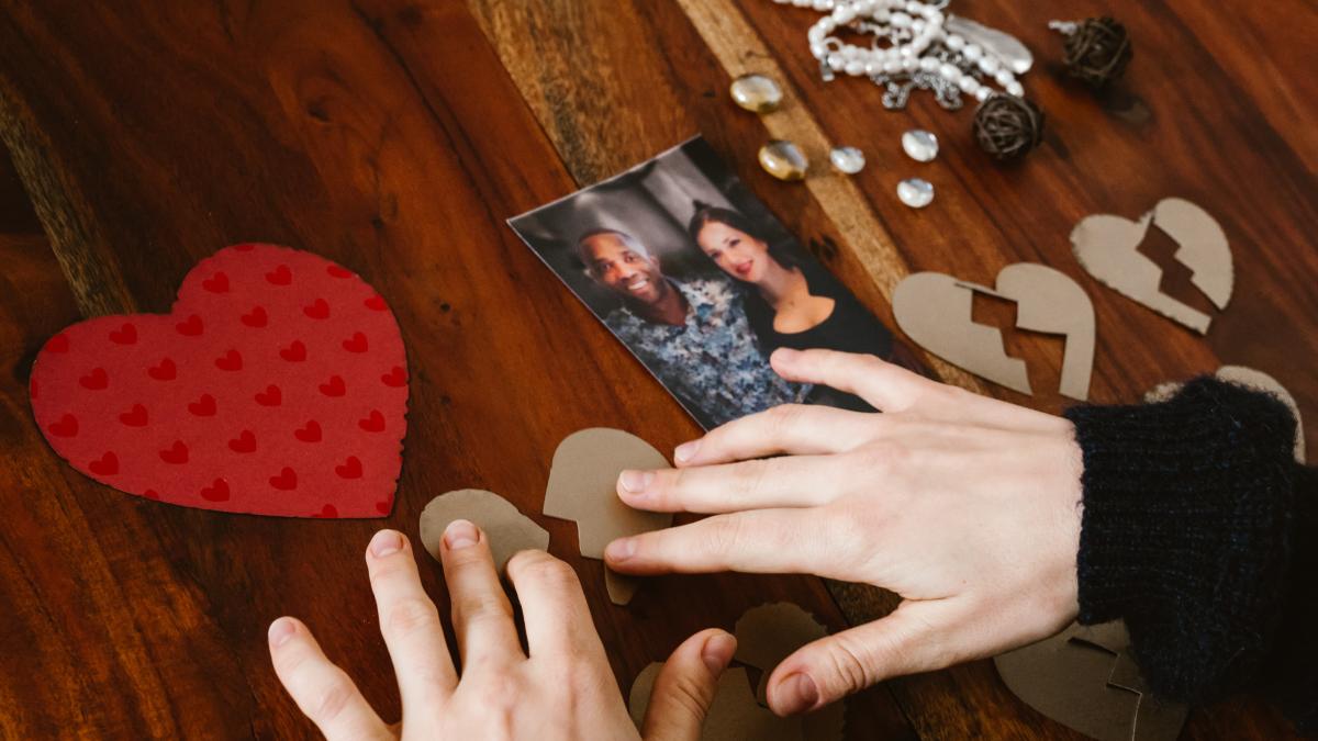 zodiile-predispuse-la-divort--mihai-voropchievici-aceste-cupluri-ajung-repede-la-separare--focul-evapora-apa