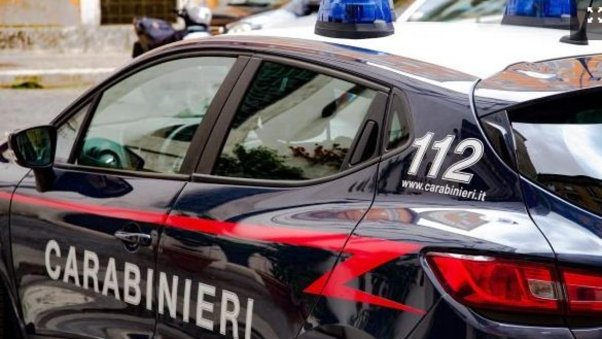 carabinieri_masina