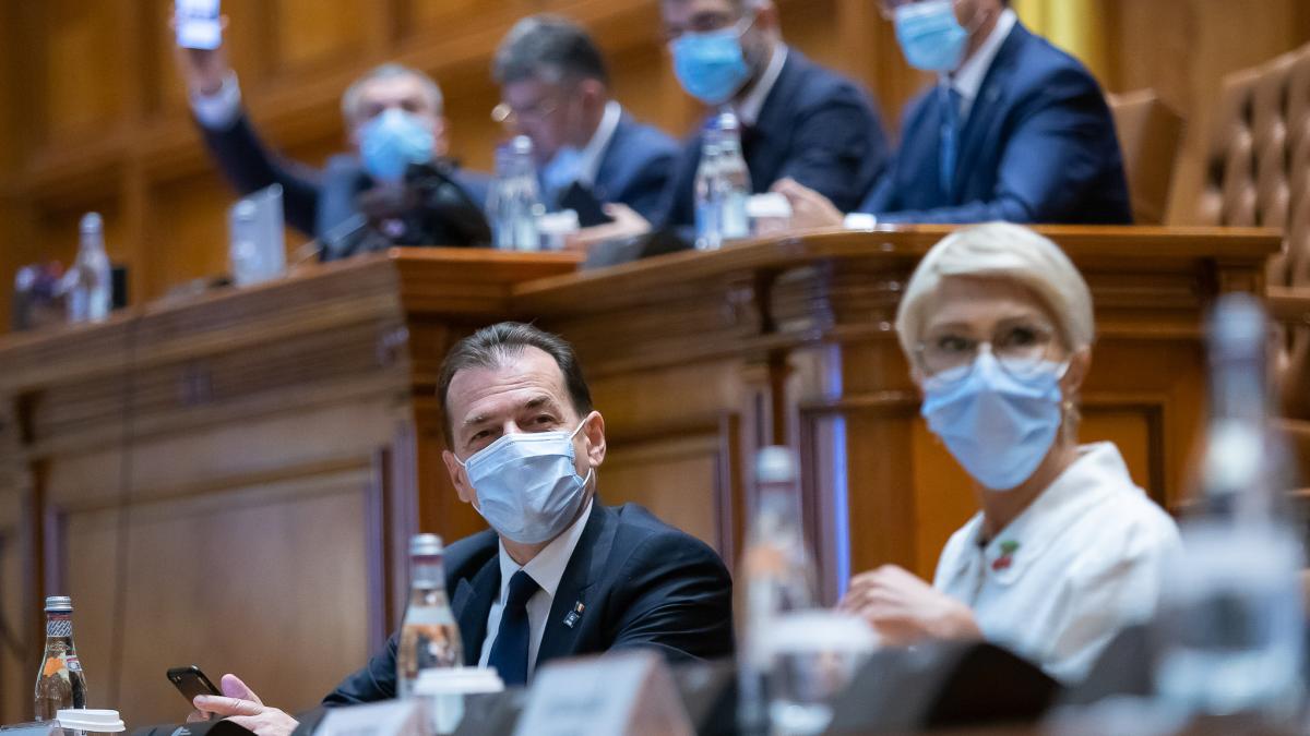 orban_turcan_parlament_original_parl_3127