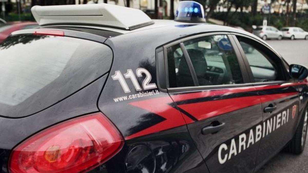 italia--trei-romani-au-reusit-sa-fure-parfumuri-si-produse-cosmetice-de-peste-doua-mii-de-euro