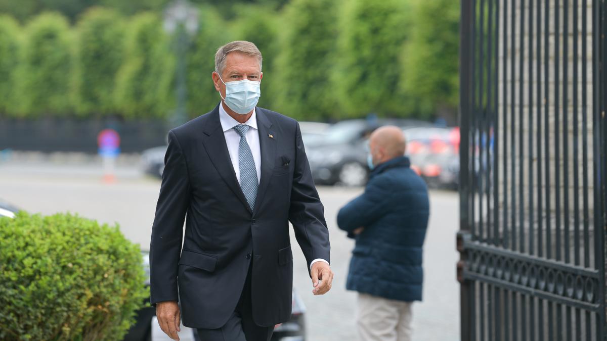 klaus-iohannis--prc-e2prc-80prc-9efiecare-roman-ar-face-bine-sa-se-vaccineze-daca-nu-vrea-sa-ajunga-la-spitalprc-e2prc-80prc-9d