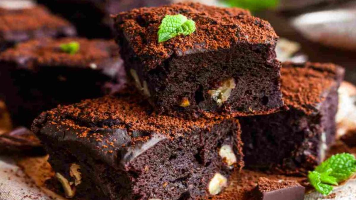 negresa-de-ciocolata--cu-nuca-si-menta-prc-c2prc-a0un-desert-delicios-si-irezistibil--in-zilele-aride-de-vara