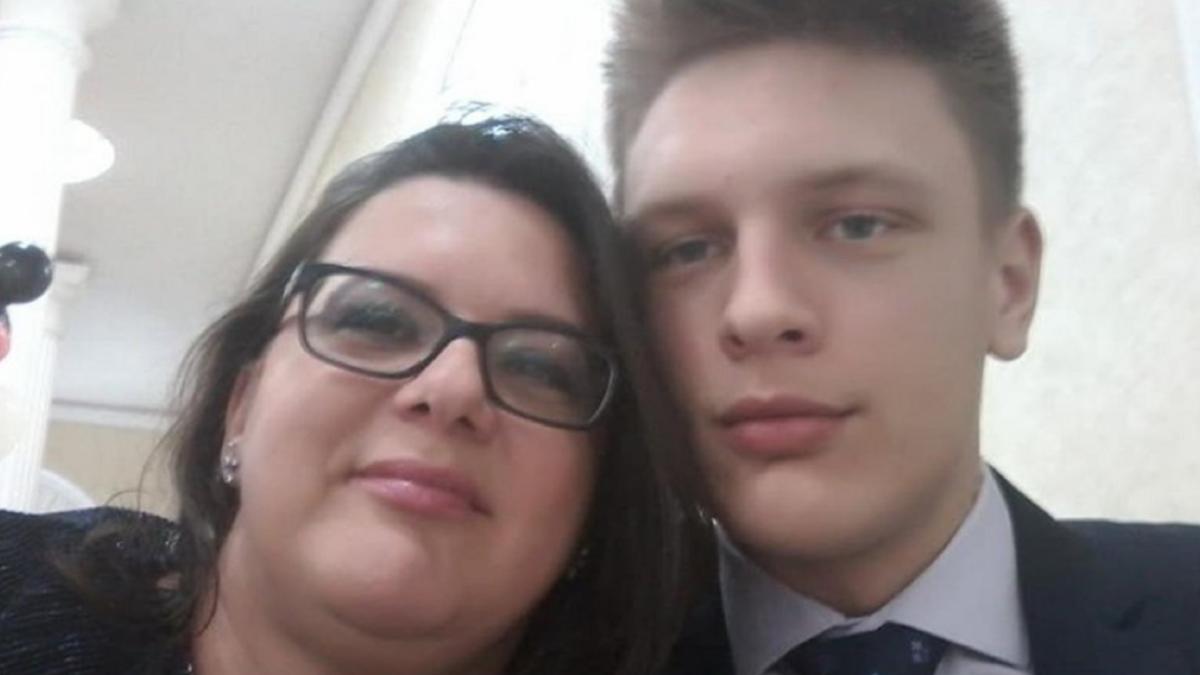 ei-sunt-romanii-gasiti-morti-in-apartament--madalina-si-fiul-ei-radu-nu-aveau-urme-de-violenta-pe-trupuri