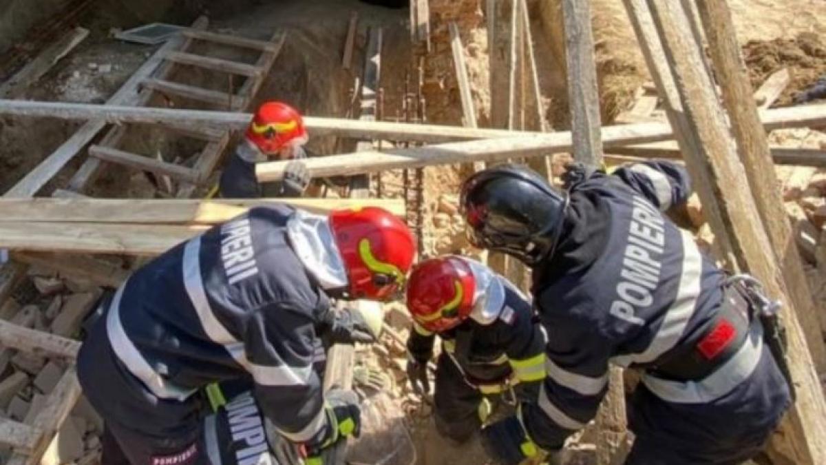 un-muncitor-roman-a-murit--zdrobit-de-peretele-unei-scoli-din-iasi--care-s-a-prabusitprc-c2prc-a0