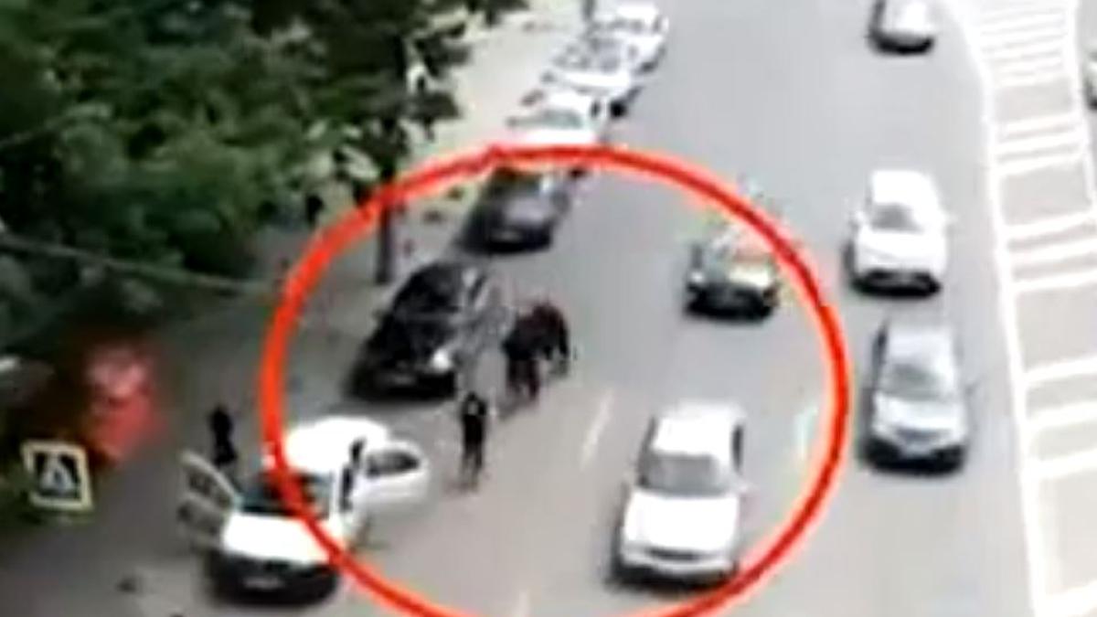 zeci-de-moldoveni--exploatati-pe-santierele-din-franta--reteaua-infractionala-ar-fi-obtinut-peste-12-milioane-de-euro