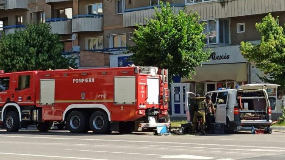 valiza-suspecta--in-centrul-municipiului-deva--un-centru-comercial-a-fost-evacuat