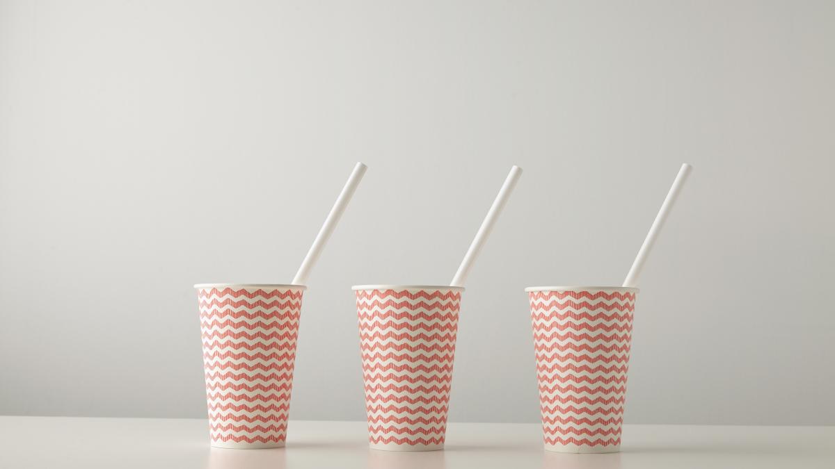 directiva-europeana-paharele--tacamurile-si-paiele-de-plastic-vor-fi-interzise