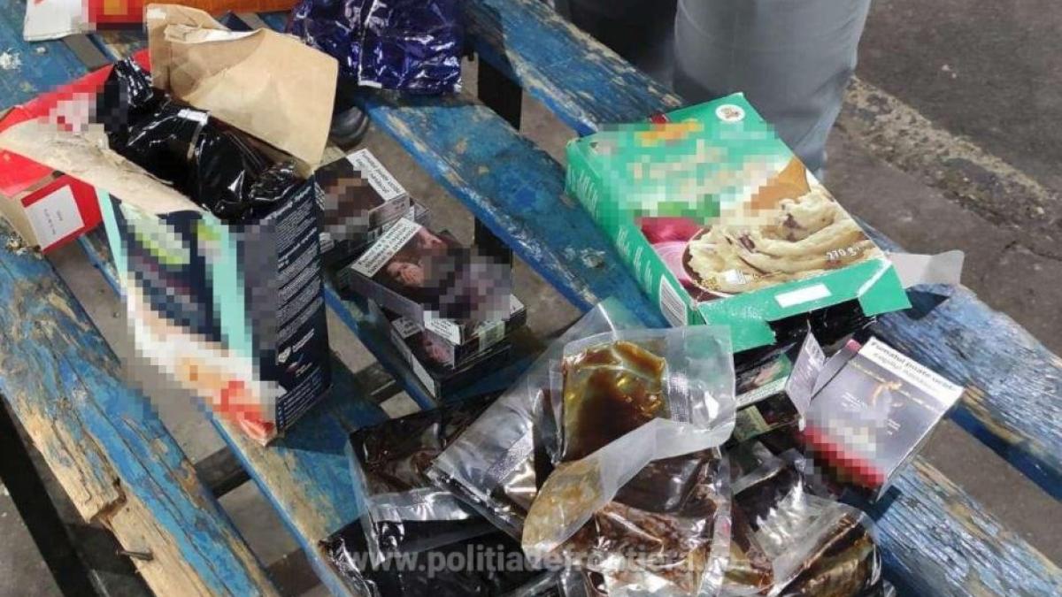 microbuz--oprit-in-vama-albita--ce-ascundea-soferul-in-cutii-pentru-alimente