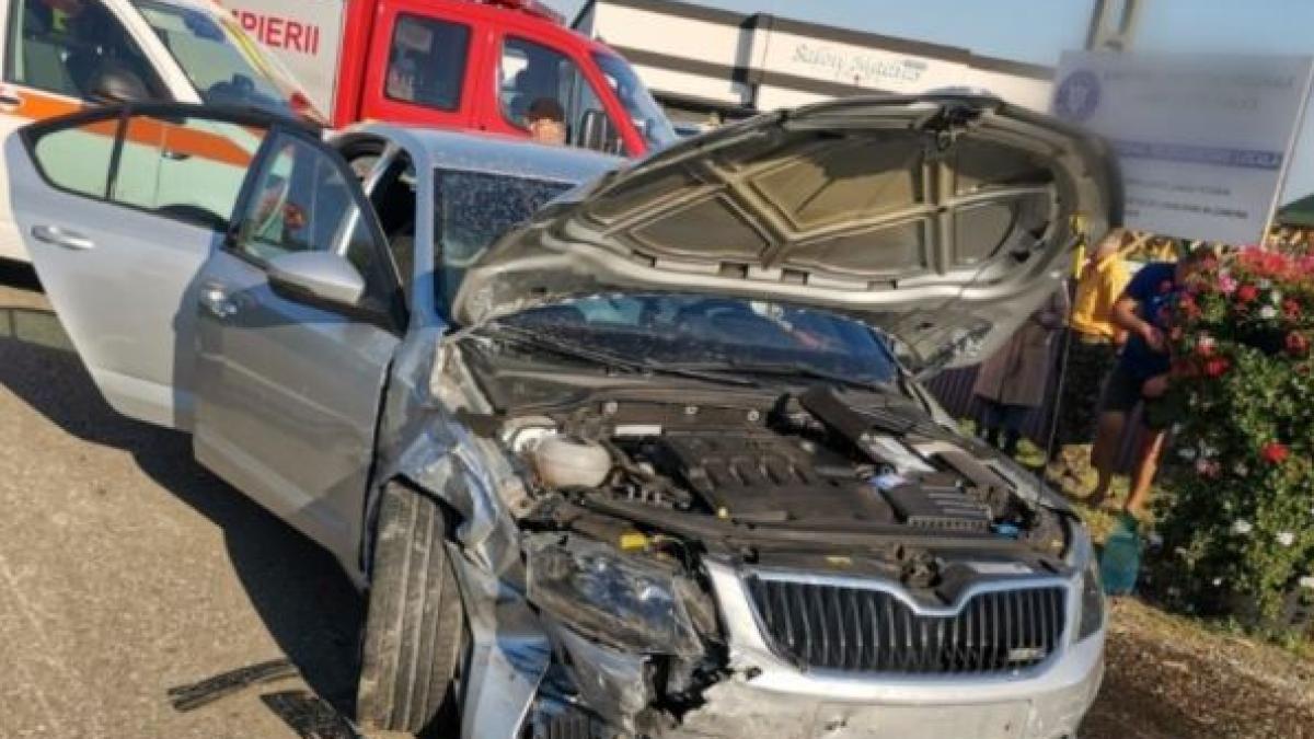 trei-romani--raniti--intr-un-accident-rutier-grav--coliziune-intre-doua-automobile--in-judetul-suceava