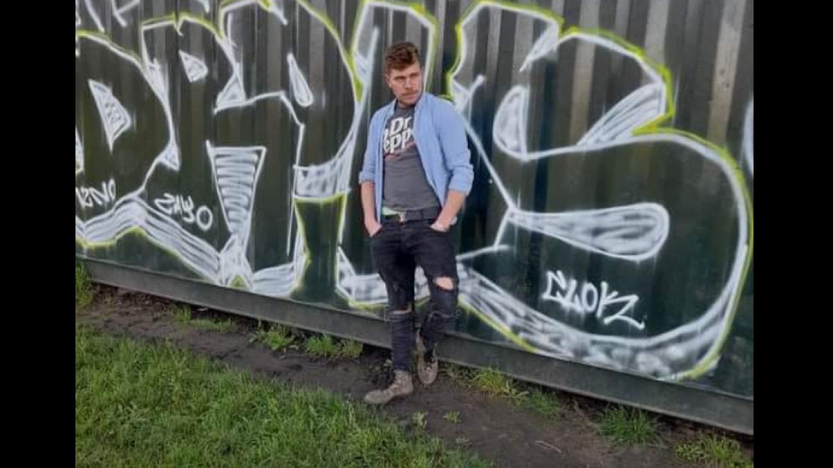 iulin-vsile-ariton-roman-pierdut-aeroport-luton