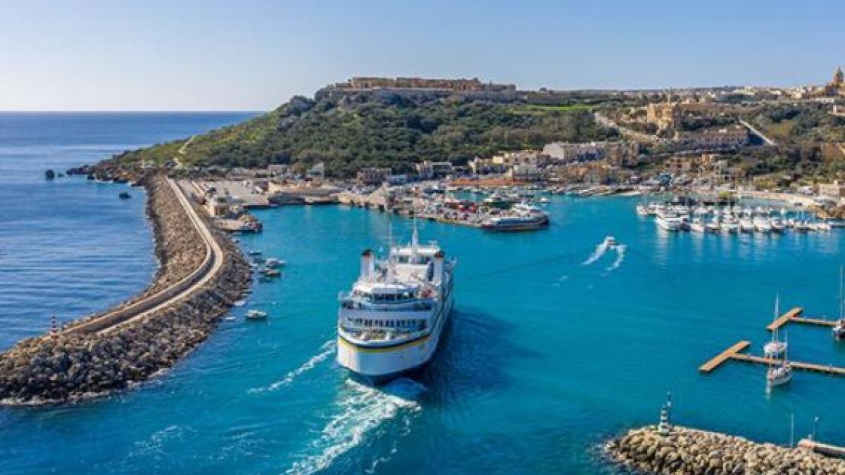 o-tara-isi-redeschide-frontierele-pentru-persoanele-nevaccinate--dar-le-impune-carantina