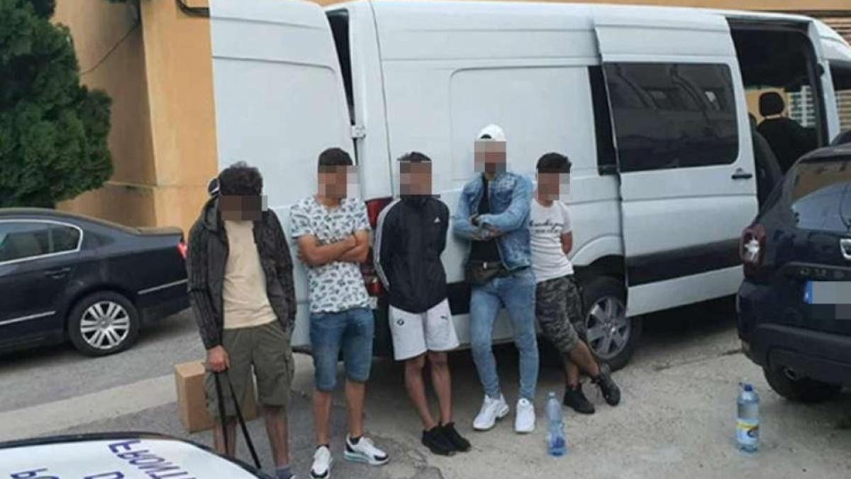 microbuz--oprit-in-vama-giurgiu--doi-barbati-au-fost-arestati-preventiv