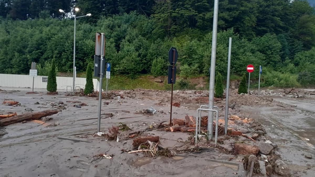 inundatii-viitura-inundatie-noroi