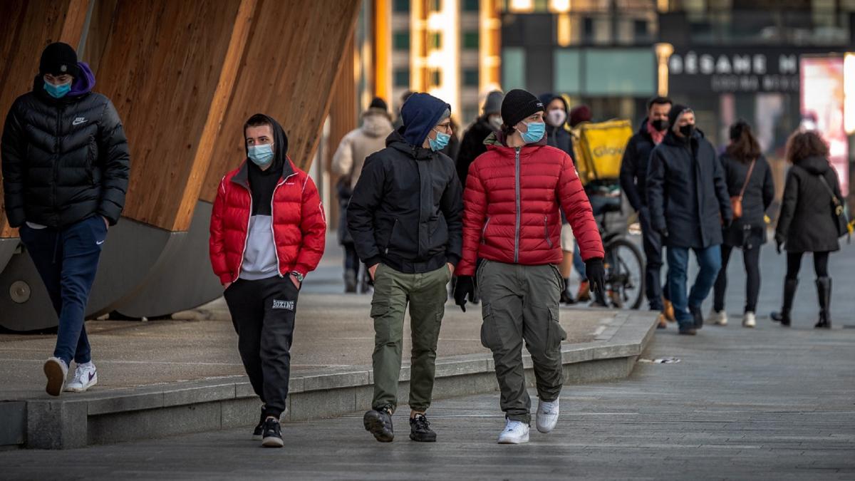 certificatul-covid-impus-de-macron-in-franta--o-forma-de-control-al-identitatii--avertizeaza-comisia-pentru-libertati