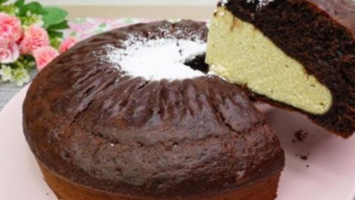 chec-cremos-in-doua-culori--delicios-si-usor-de-facut--o-felie-are-doar-180-de-caloriiprc-c2prc-a0