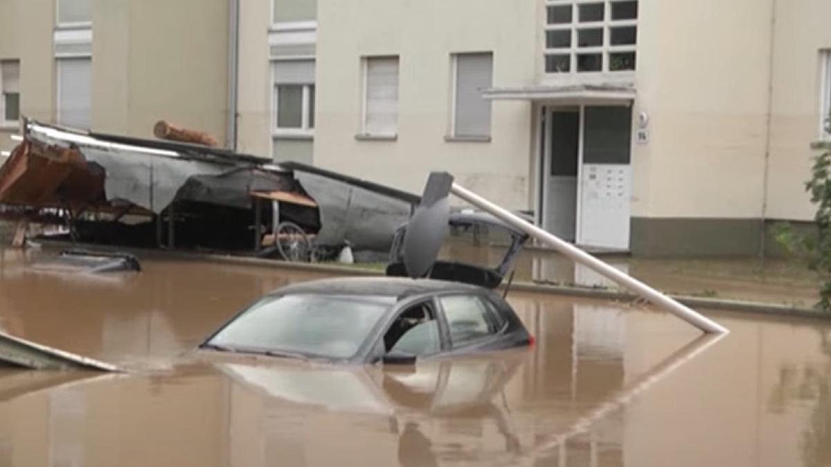 germania--cel-putin-165-de-oameni-au-murit-si-peste-100-sunt-dati-disparuti-in-inundatii--prc-e2prc-80prc-9ene-a-lovit-apocalipsaprc-e2prc-80prc-9d