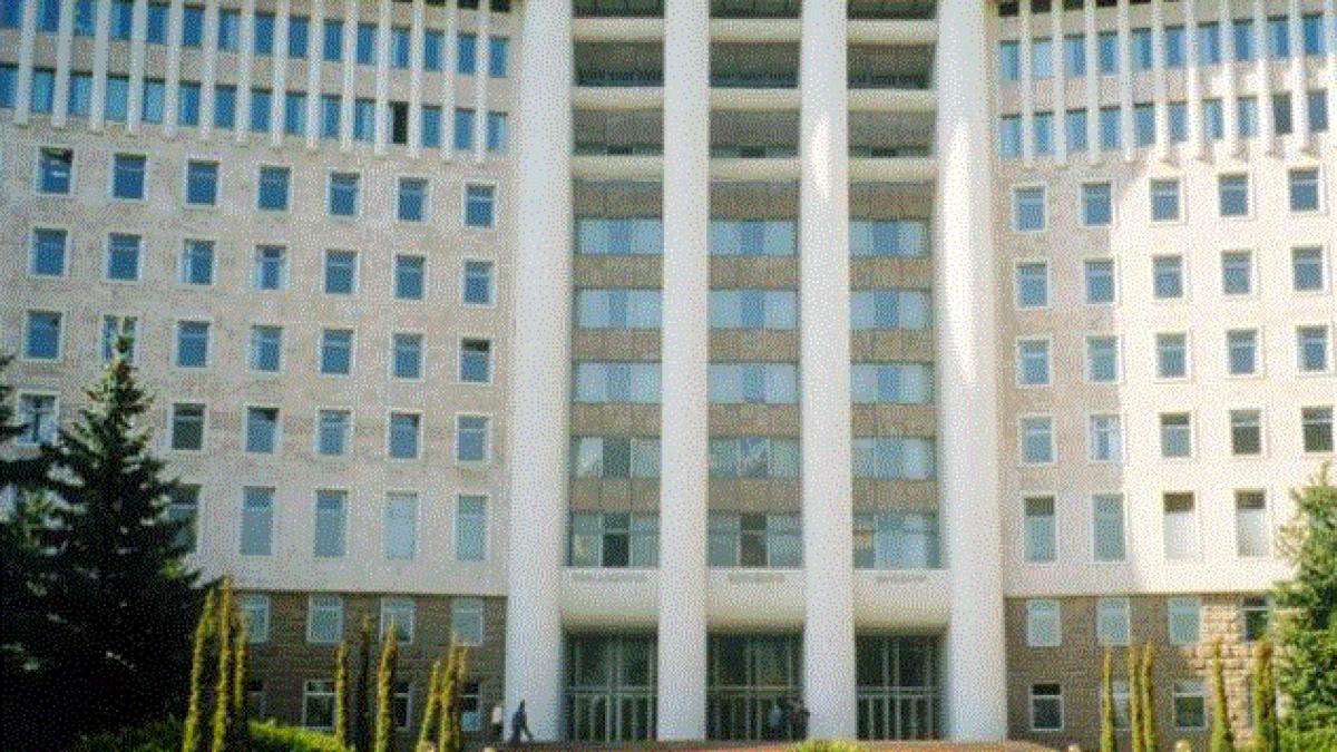 parlamentul-republicii-moldova-a-fost-dizolvat--presedintele-maia-sandu-a-convocat-alegeri-anticipate