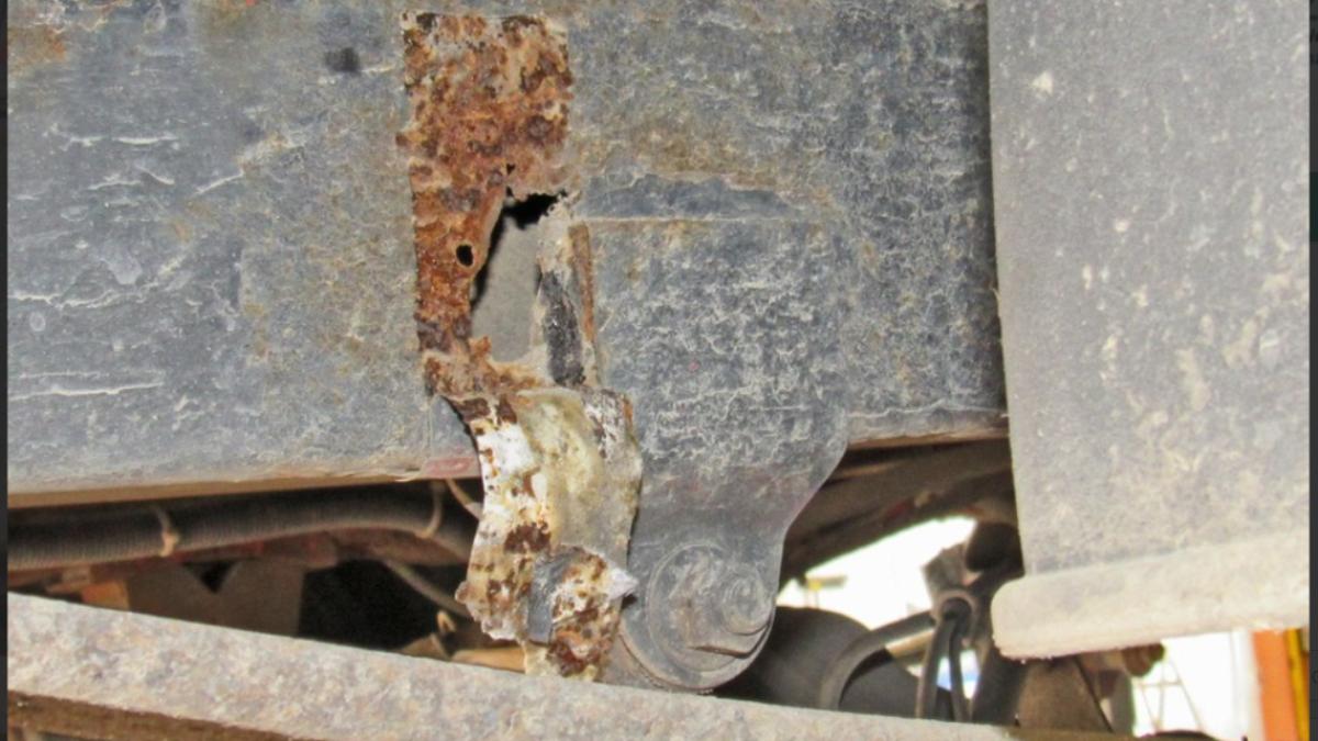 duba-germania-rugina-spuma-poliuretanica