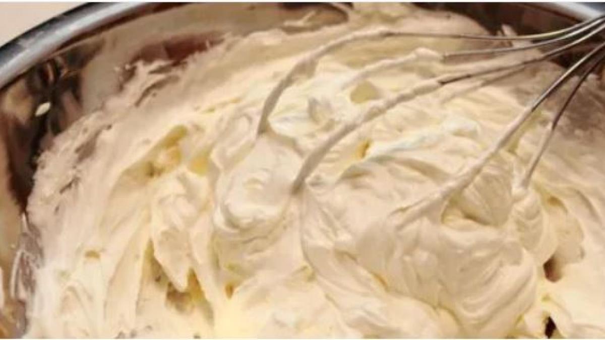 tort-dietetic-cu-iaurt-si-nuca-de-cocos--fara-coacere-si-simplu-de-facut--are-un-singur-neajuns--se-termina-prea-repede