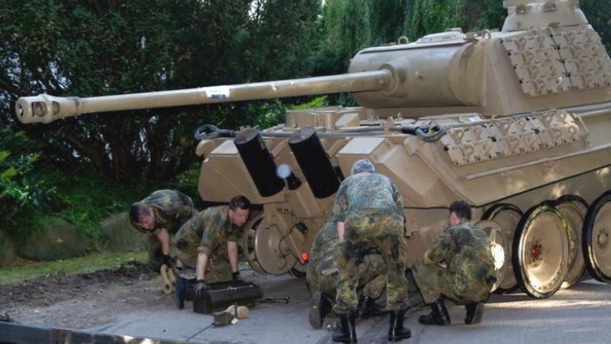 germania--un-pensionar-ascundea-in-pivnita-un-tanc-din-cel-de-al-doilea-razboi-mondial