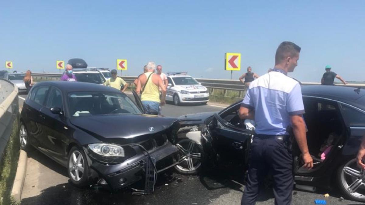accident-cu-sase-victime-dintre-care-2-copii--la-iesirea-de-pe-a1