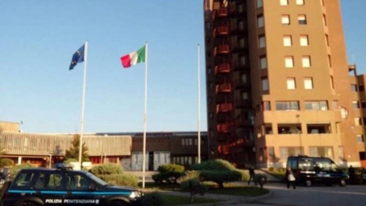 italia--un-roman--de-30-de-ani--s-a-spanzurat-in-inchisoarea-din-benevento