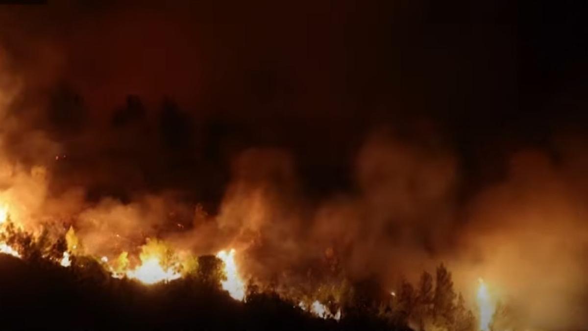 teroare-in-atena--mai-multe-case-au-ars--iar-valul-de-caldura-a-atins-cote-maxime