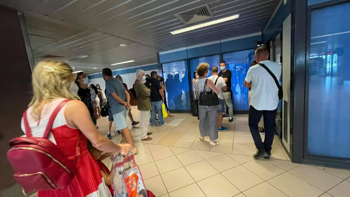 aeroport-otopeni-lucian-mandrta