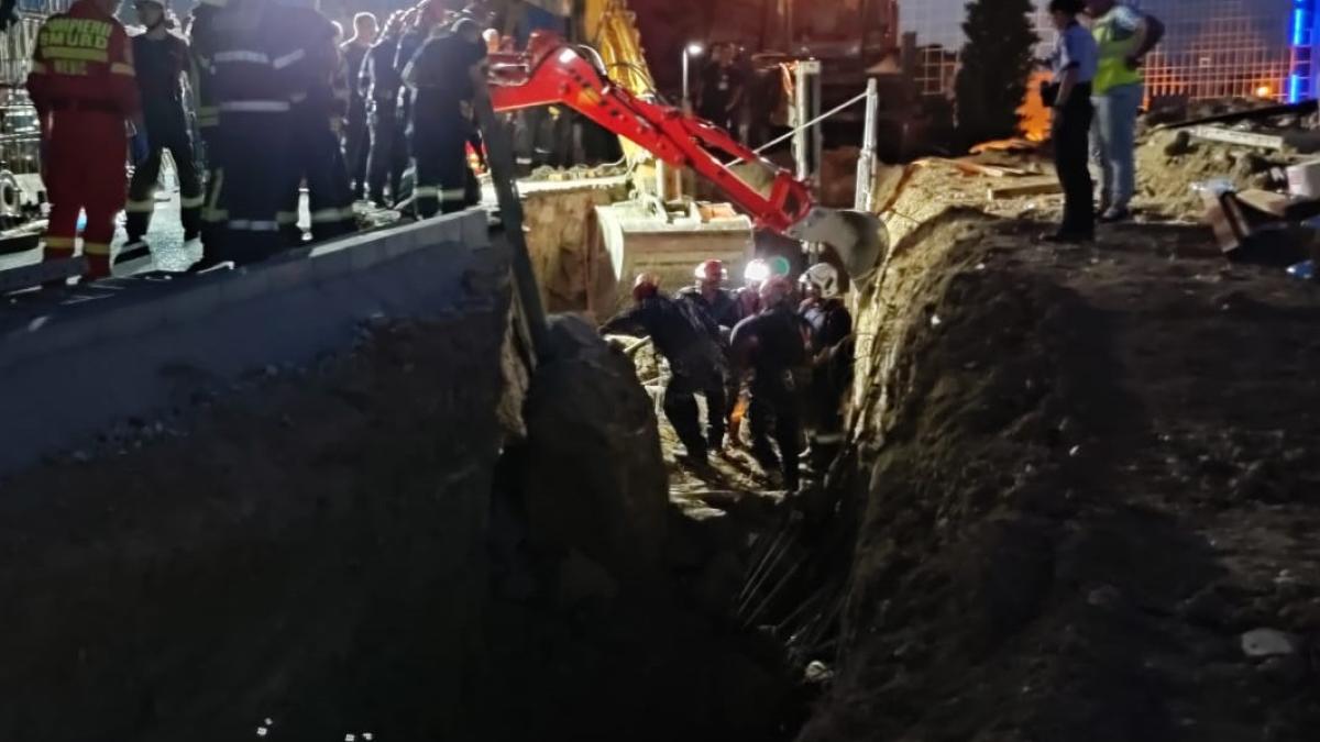 muncitori-surpare-pamant-bucuresti-cropp