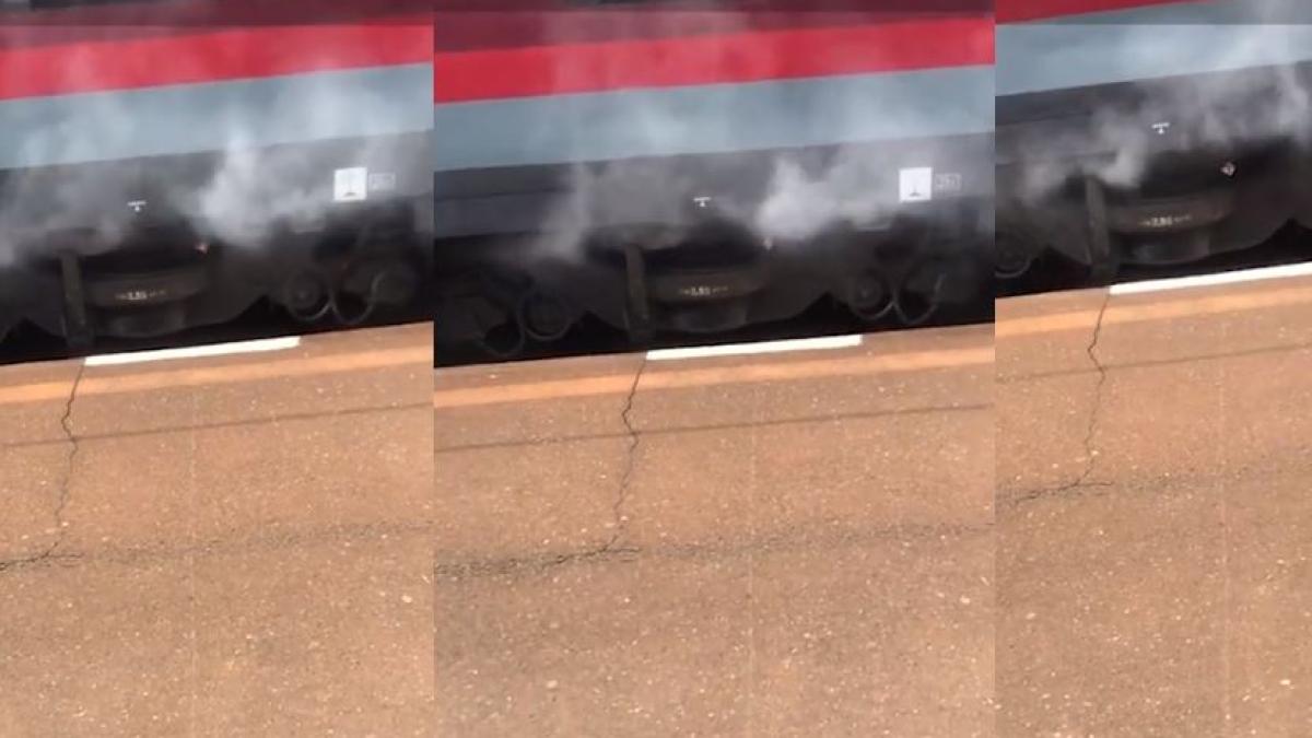 tren-cfr--la-un-pas-sa-ia-foc--panica-printre-calatorii-care-circula-pe-ruta-bucuresti-targu-mures