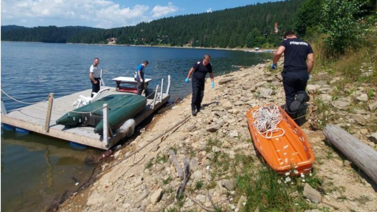 cadavru-rman-lac--scafandri--pompieri