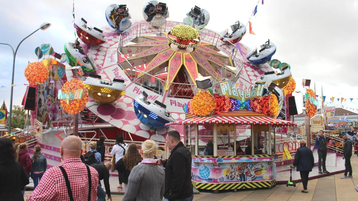 carusel_potsdam_germania_romanca_moarta_munca_fb