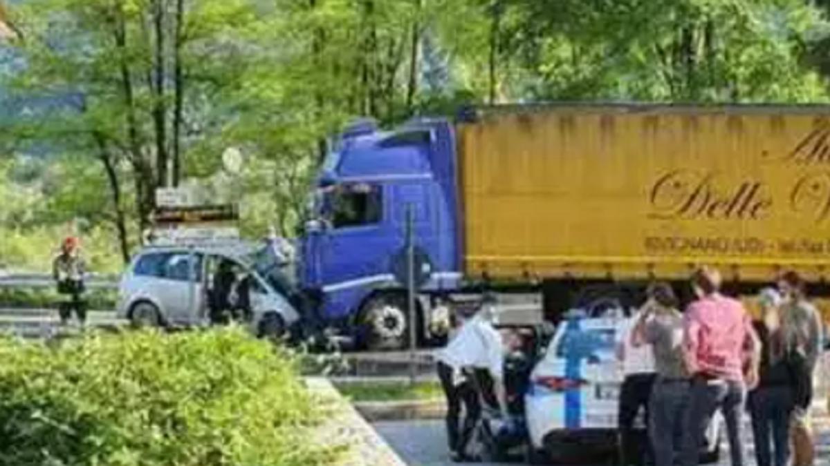 italia--accident-cumplit--tata-si-fiica-de-10-ani-morti-pe-loc--alte-trei-persoane-in-stare-grava
