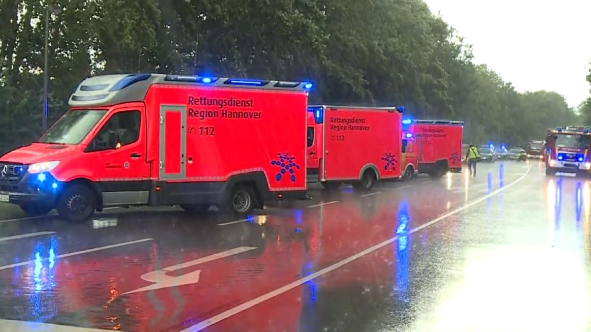 germania--un-autocar-s-a-izbit-de-un-tir--un-mort-si-13-raniti