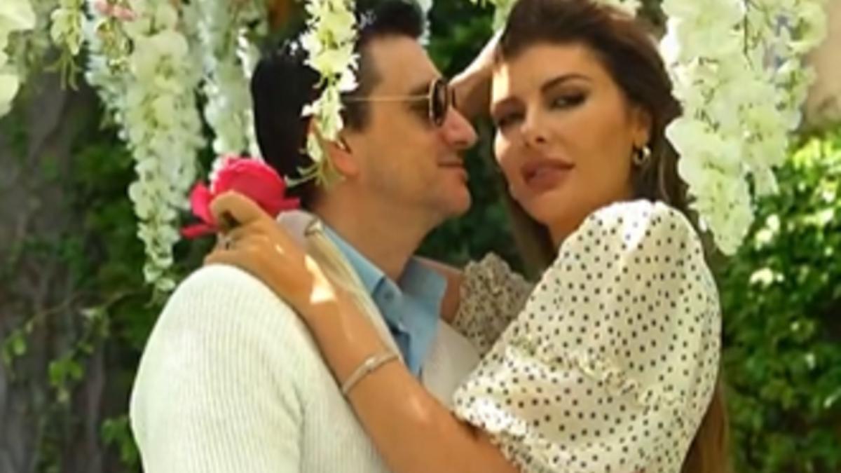 angela-martini-a-reactionat-dupa-ce-s-a-spus-ca-l-a-dat-de-gol-pe-dragos-savulescu