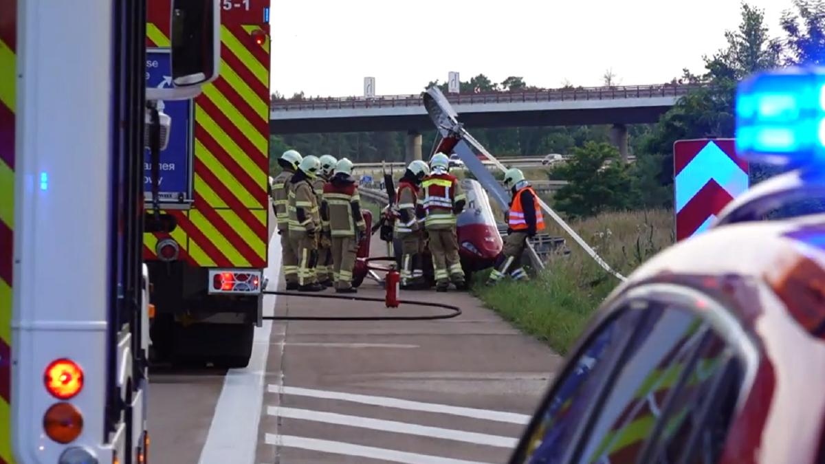 germania--elicopter--prabusit-pe-o-autostrada