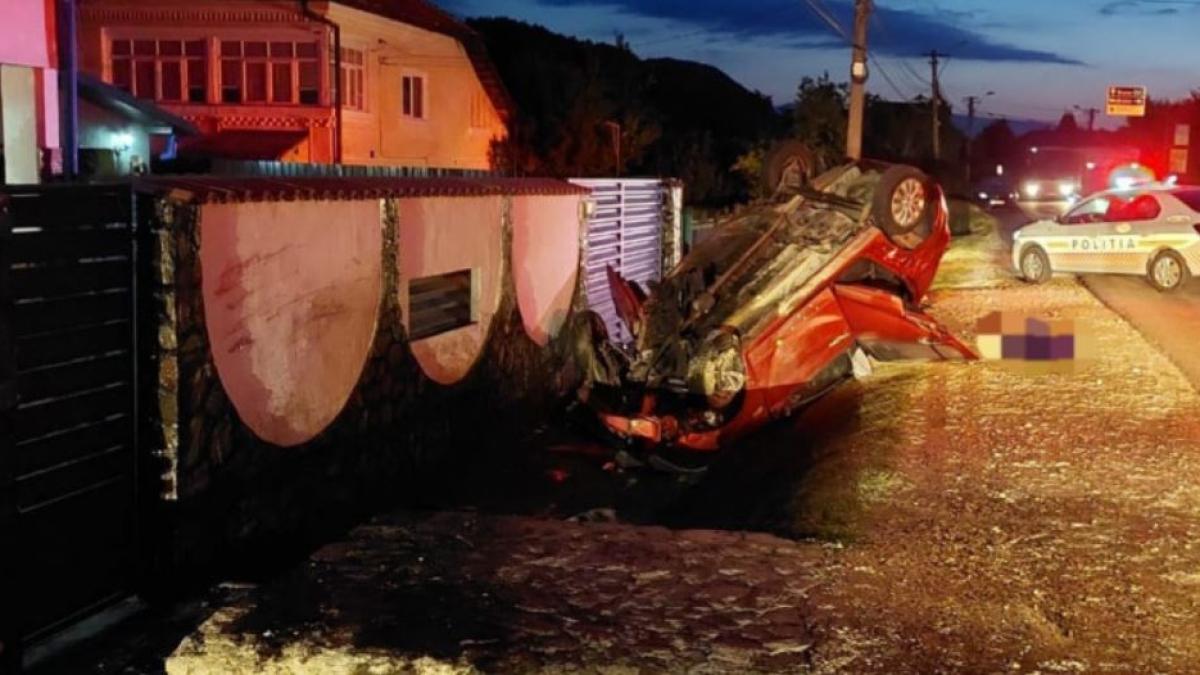 un-mort-si-doi-raniti--dupa-ce-o-masina-s-a-rasturnat-si-a-luat-foc--in-campulungprc-c2prc-a0-sursa-mediafax