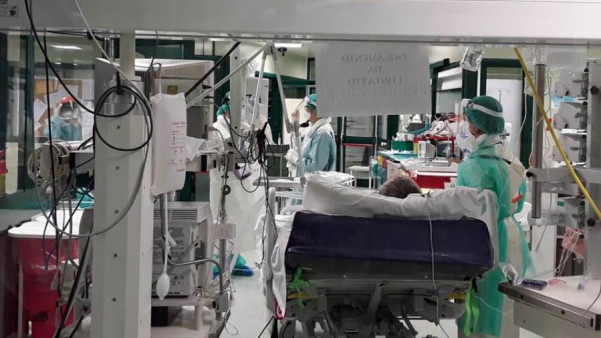 bilant-italia-15-august--cresc-infectiile-covid--5-664-de-cazuri-noi-si-19-decese--raportate-in-ultima-zi