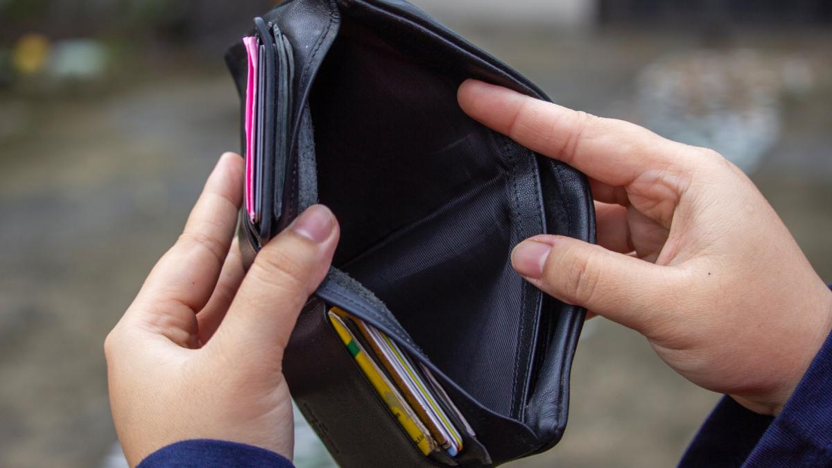 pexels-ahsanjaya-8719570