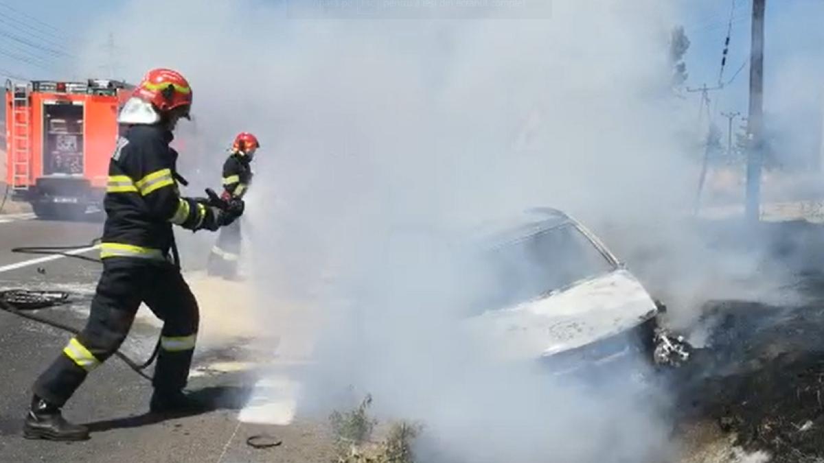 un-autoturism-a-luat-foc-in-urma-unui-accident--circulatia-pe-dn-7--blocata