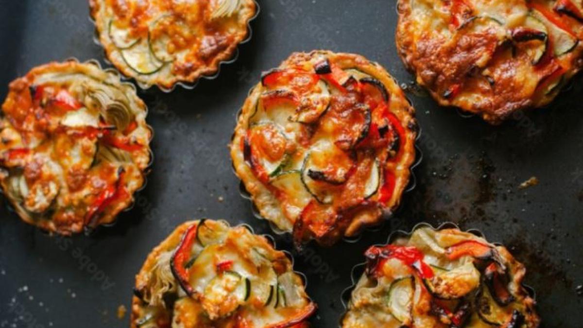 mini-pizza-de-vara-fara-aluat--este-gata-in-15-minute-si-are-doar-150-de-calorii